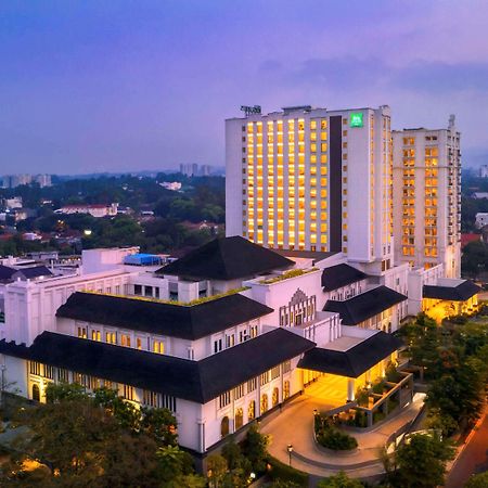 Ibis Styles Bandung Grand Central Hotel Exterior foto